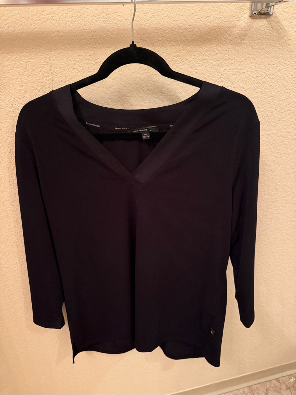Banana Republic Black V-Neck Three-Quarter Sleeve Top